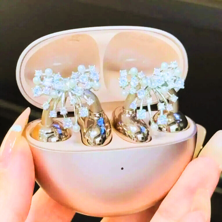 Aurélia Audéon EarClip