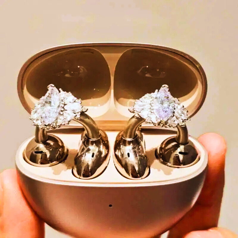 Aurélia Audéon EarClip
